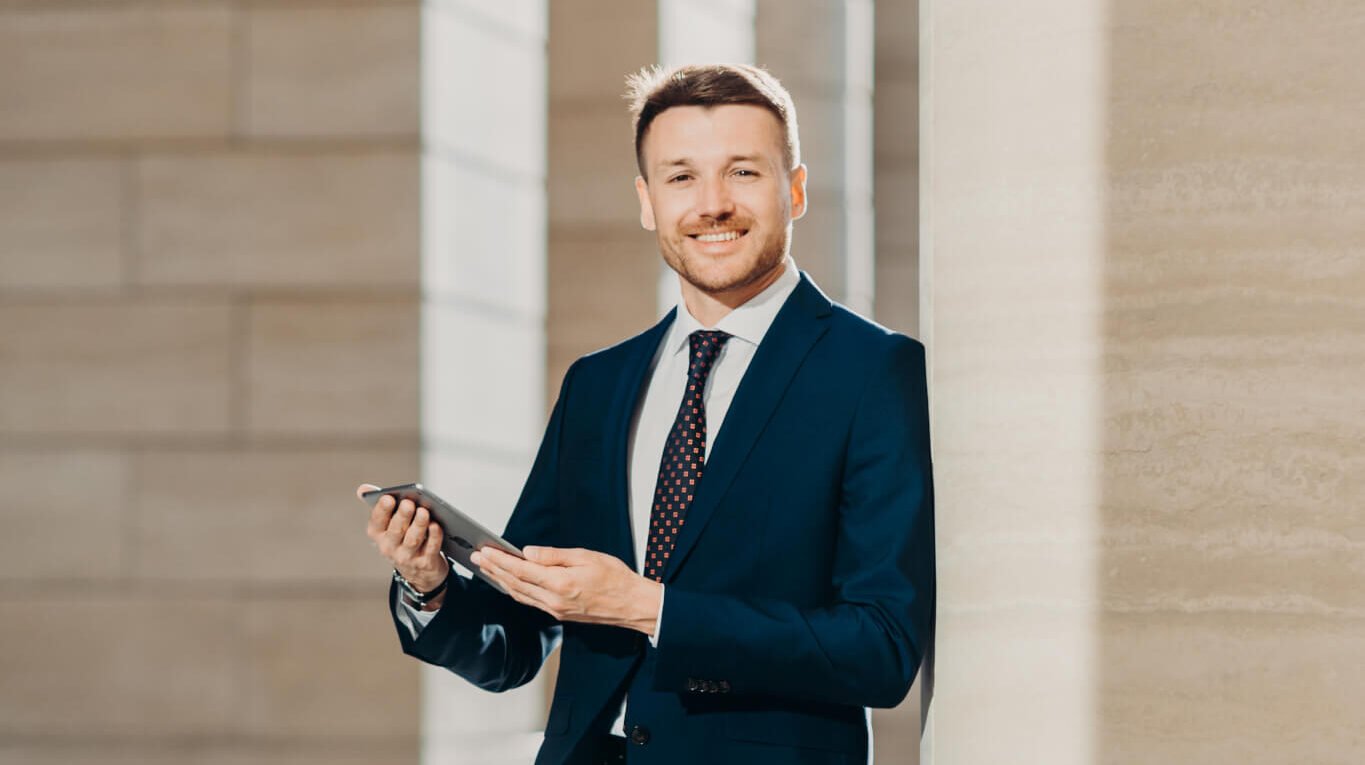 ما هي الاستشارات الإدارية؟ وكيف تساعد الشركات على النمو؟